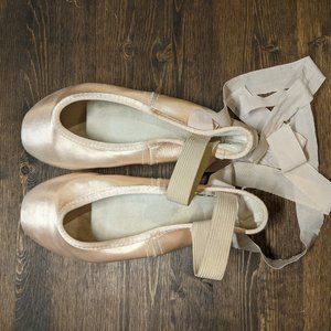 Gaynor Minden pointe shoes